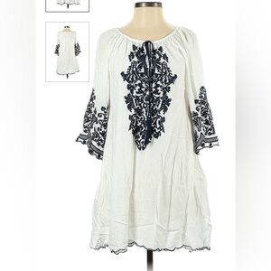 NEW - C/C CHIC CONNECTION MEDIUM DRESS. -  NWOT